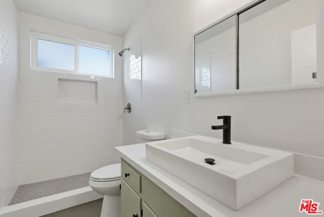 $2,975 | 4110 Division Place, Unit 1, Los Angeles, CA 90065