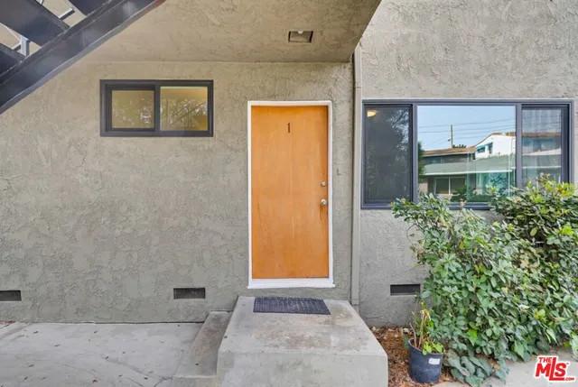 $2,975 | 4110 Division Place, Unit 1, Los Angeles, CA 90065