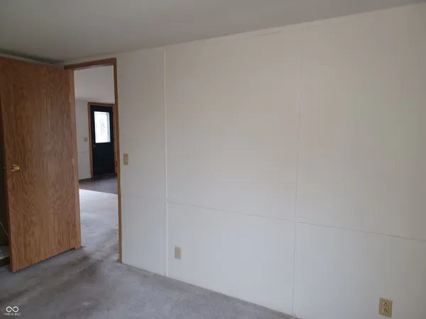 $130,000 | 15566 South 8th Street, Clinton, IN 47842