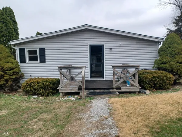 $130,000 | 15566 South 8th Street, Clinton, IN 47842