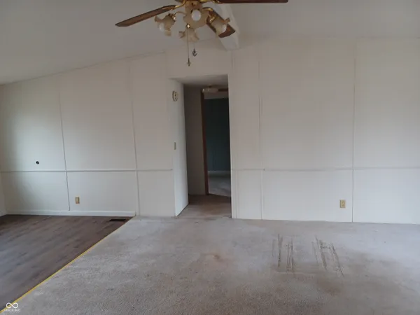 $130,000 | 15566 South 8th Street, Clinton, IN 47842