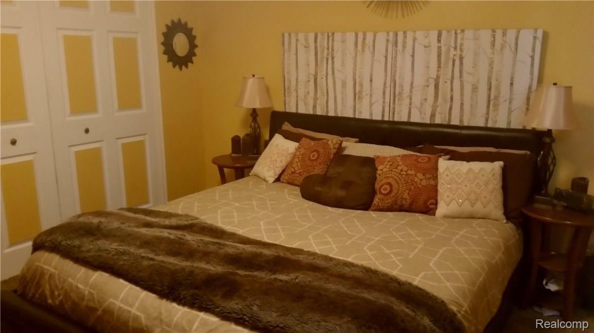 9249 Graytrax Road Grand Blanc, MI 48439 - Photo 3 of 25 3.jpeg