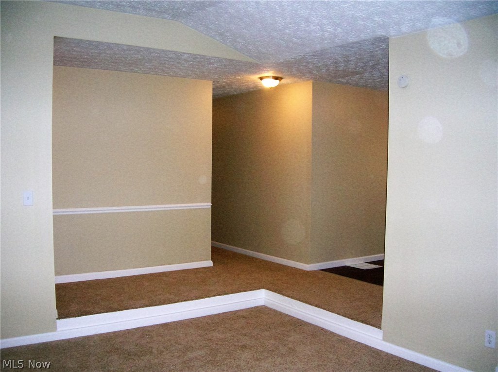 699 Garnette Road Akron, OH 44313 - Photo 8 of 27