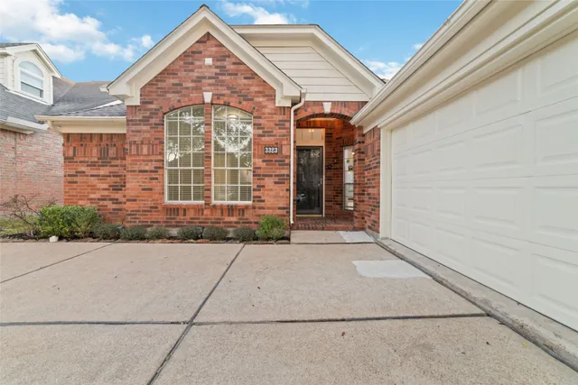 $2,495 | 3323 Shadowfern Drive, Houston, TX 77082