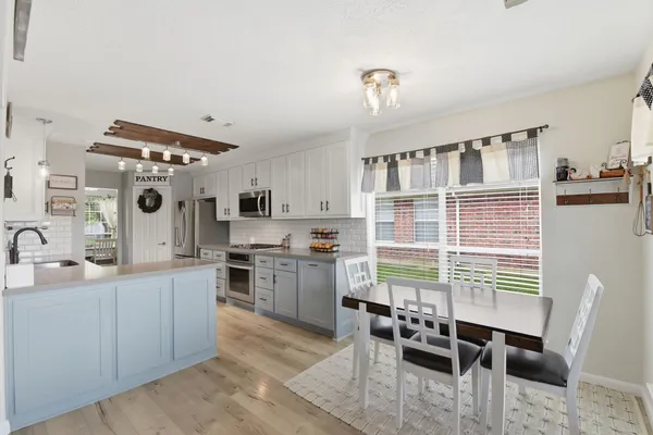 $336,000 | 6621 Blue Hollow Lane, Dickinson, TX 77539
