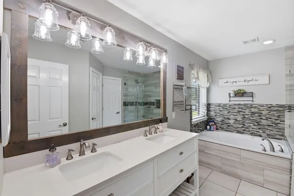 $336,000 | 6621 Blue Hollow Lane, Dickinson, TX 77539