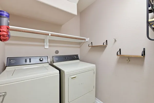 $336,000 | 6621 Blue Hollow Lane, Dickinson, TX 77539