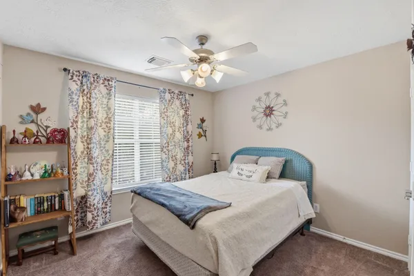 $336,000 | 6621 Blue Hollow Lane, Dickinson, TX 77539