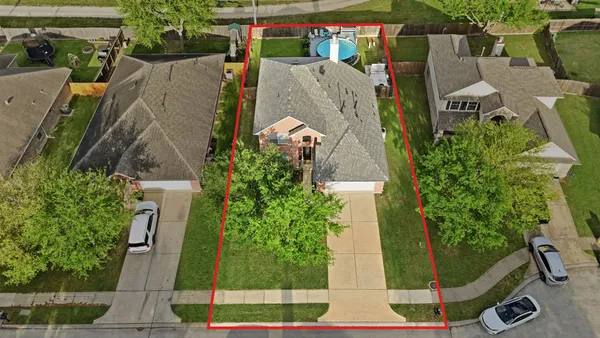 $336,000 | 6621 Blue Hollow Lane, Dickinson, TX 77539