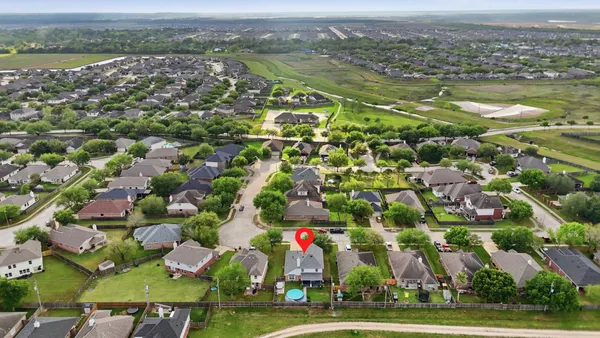 $336,000 | 6621 Blue Hollow Lane, Dickinson, TX 77539
