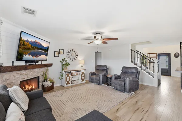 $336,000 | 6621 Blue Hollow Lane, Dickinson, TX 77539