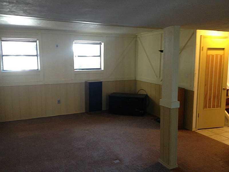 184 Pinchtown Road Baldwin, PA 15236 - Photo 21 of 25 Great Room.