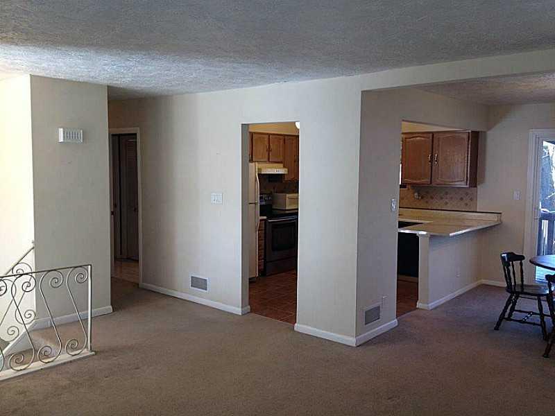 184 Pinchtown Road Baldwin, PA 15236 - Photo 5 of 25 Living Room.