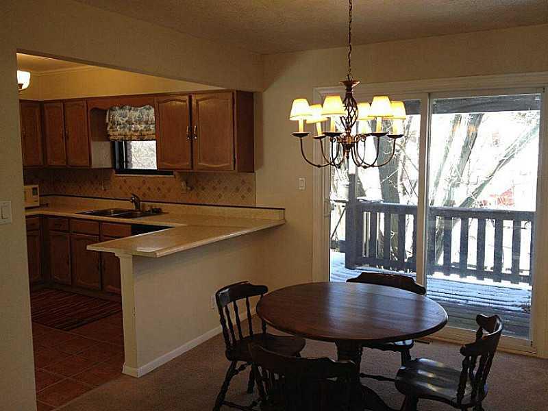 184 Pinchtown Road Baldwin, PA 15236 - Photo 7 of 25 Dining Room.
