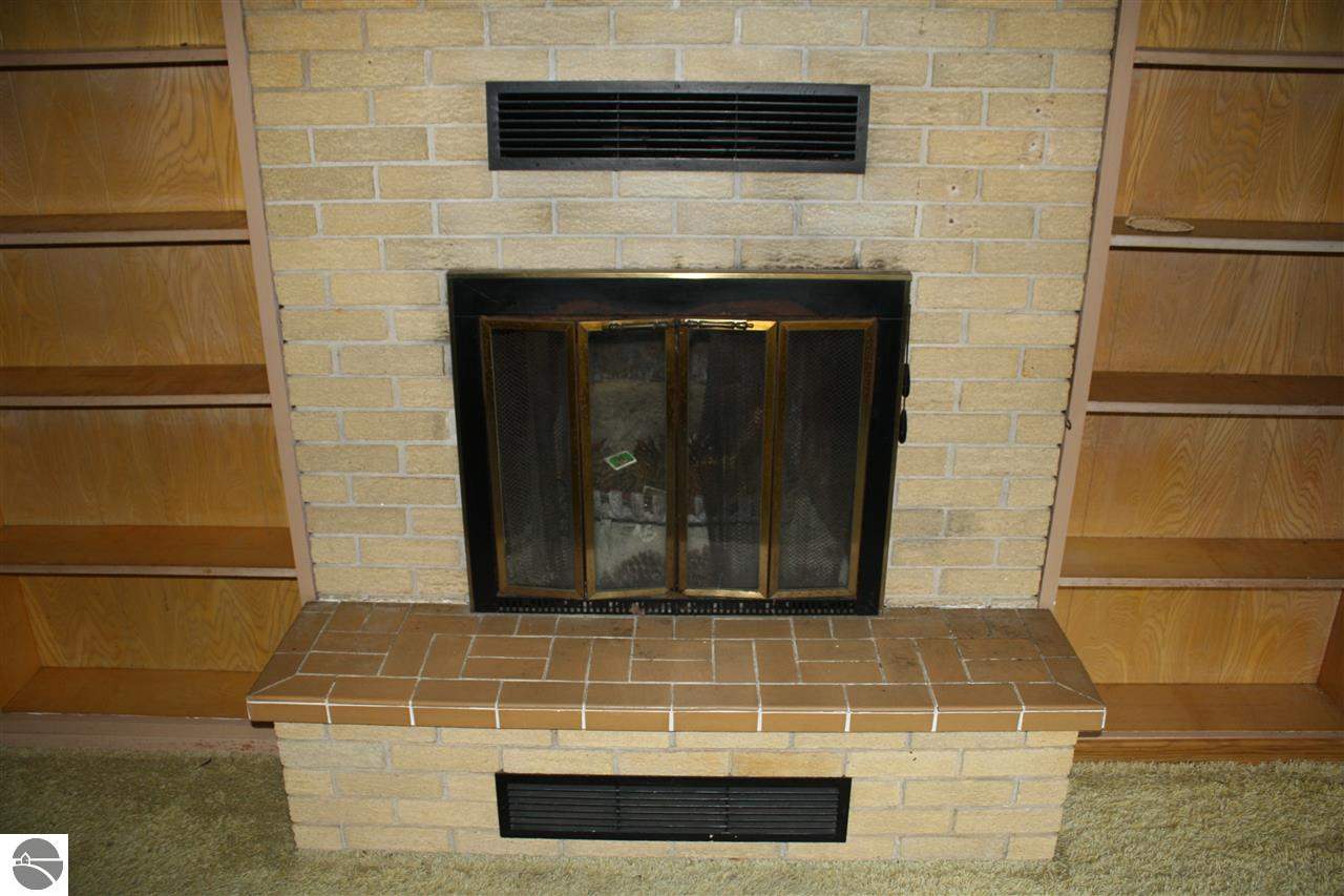 7616 Homestead Road Benzonia, MI 49616 - Photo 13 of 26 1777602-12.JPG