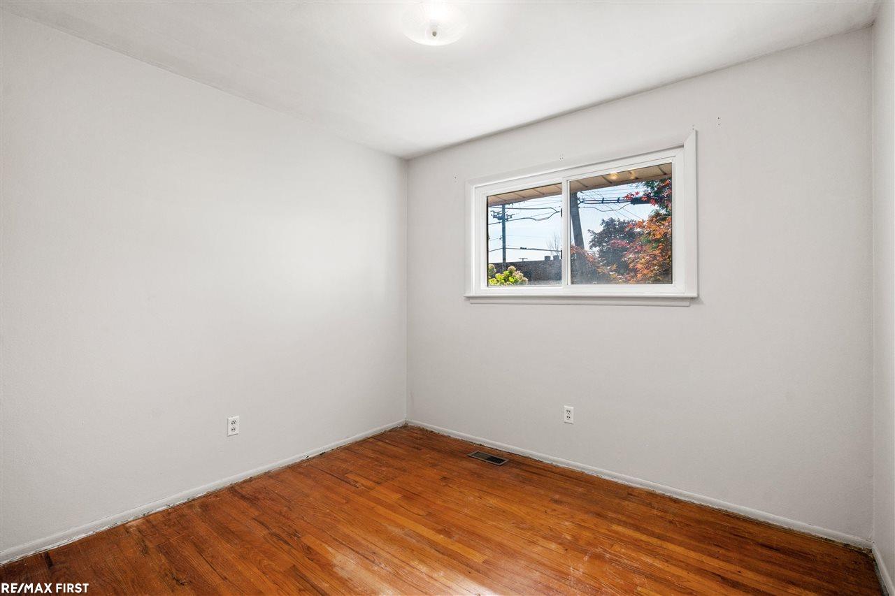 15321 Common Road Roseville, MI 48066 - Photo 10 of 30 50056316-9.JPG