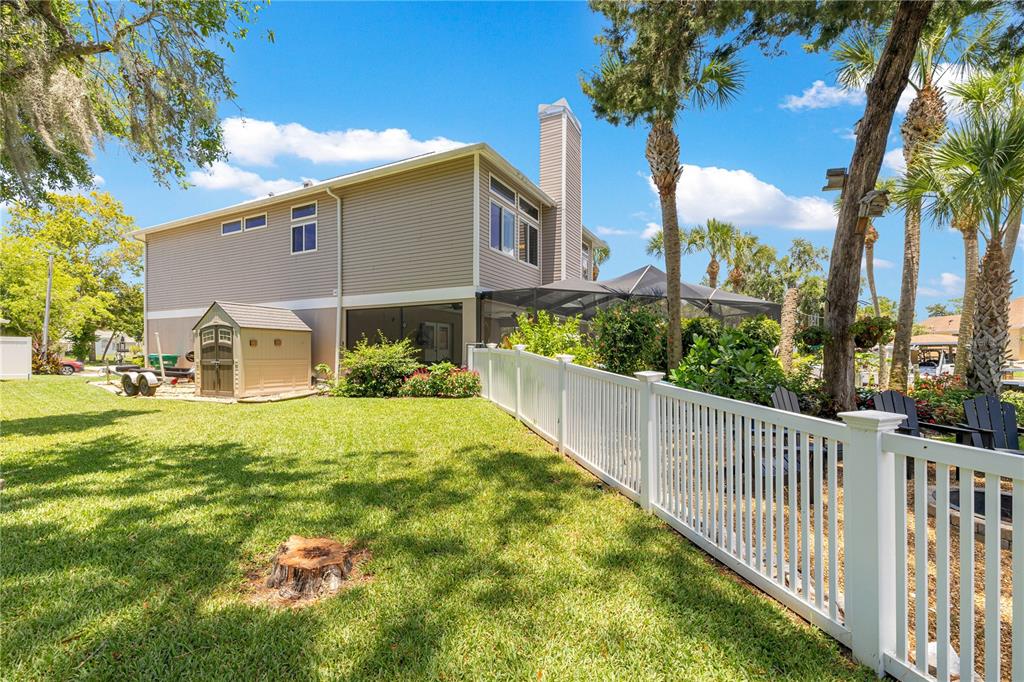 3817 North Calusa Point Crystal River, FL 34428 - Photo 52 of 54 a front view of a house with garden