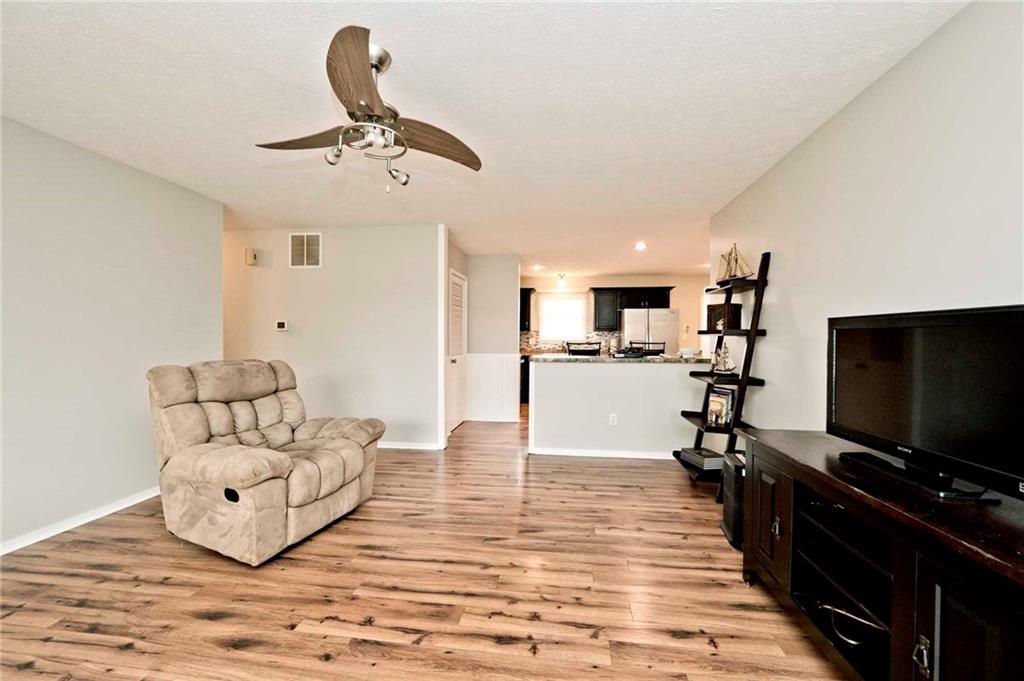 8537 Castle Farms Road Indianapolis, IN 46256 - Photo 5 of 24 Gallery Image 5