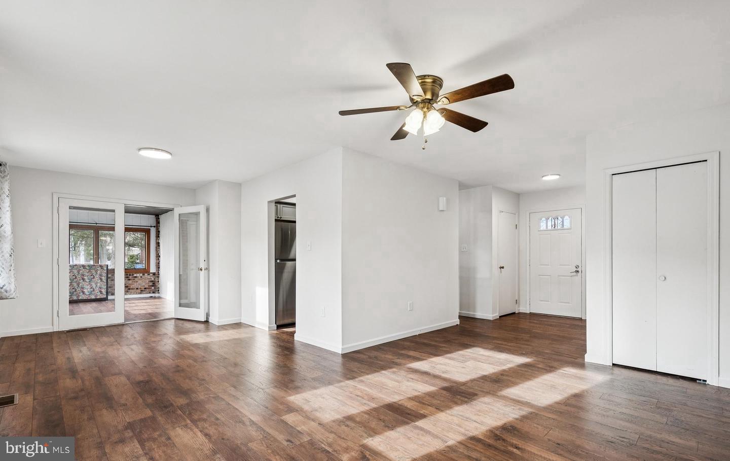 715 Cooper Landing Road Cherry Hill, NJ 08002 - Photo 6 of 19 Living/Dining Area