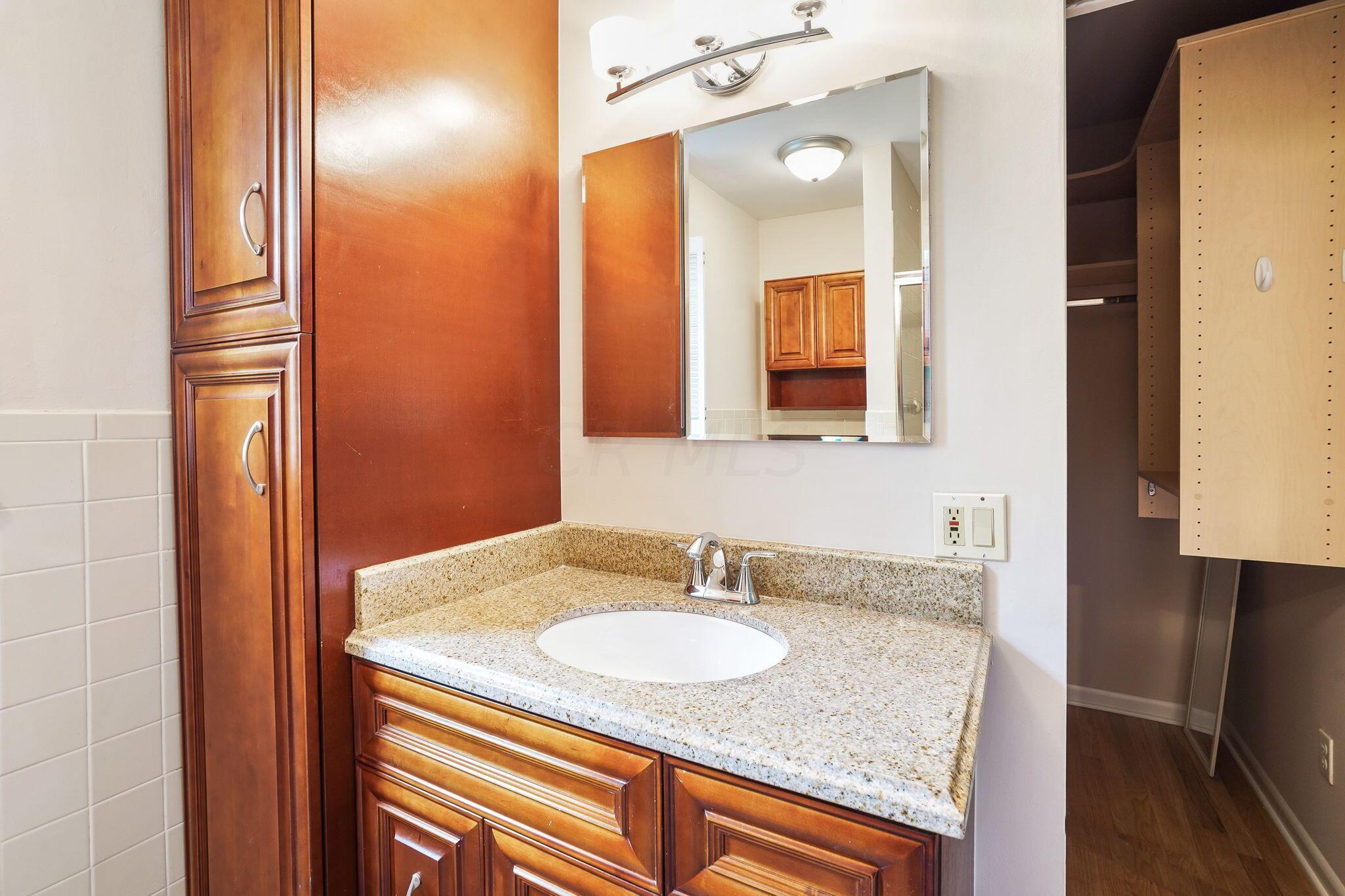 3777 Walhaven Road Columbus, OH 43220 - Photo 58 of 70 58-web-or-mls-DSC05441