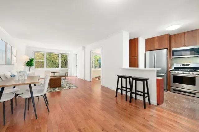 $750,000 | 400 East 77th Street, Unit 3A | Lenox Hill