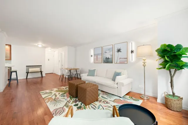 $750,000 | 400 East 77th Street, Unit 3A | Lenox Hill