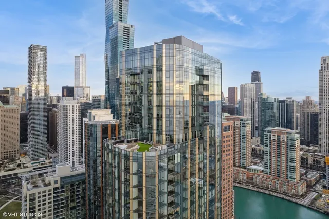 $545,000 | 211 North Harbor Drive, Unit 1307, Chicago, IL 60601