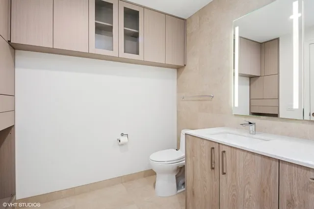 $545,000 | 211 North Harbor Drive, Unit 1307, Chicago, IL 60601