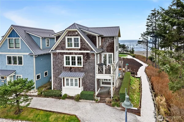 $1,759,000 | 78 Pacifica Lane, Pacific Beach, WA 98571