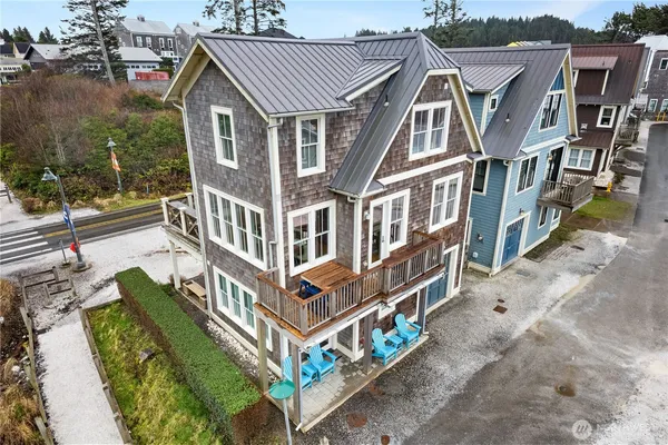 $1,759,000 | 78 Pacifica Lane, Pacific Beach, WA 98571