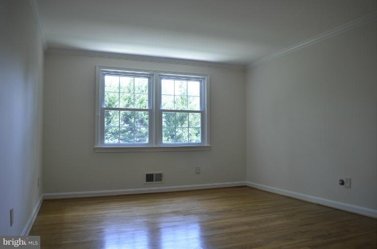 2404 Chilham Place Potomac, MD 20854 - Photo 4 of 25 Bedroom (Master)