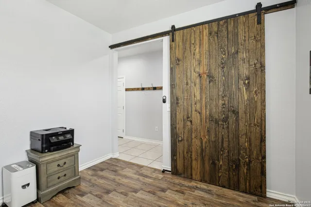 a view of house with a yard