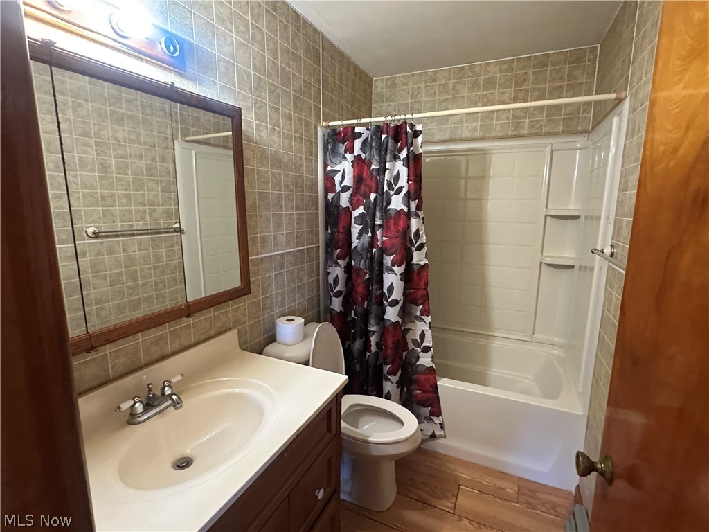 43731 Fulda Road Caldwell, OH 43724 - Photo 19 of 25 Upstairs bathroom