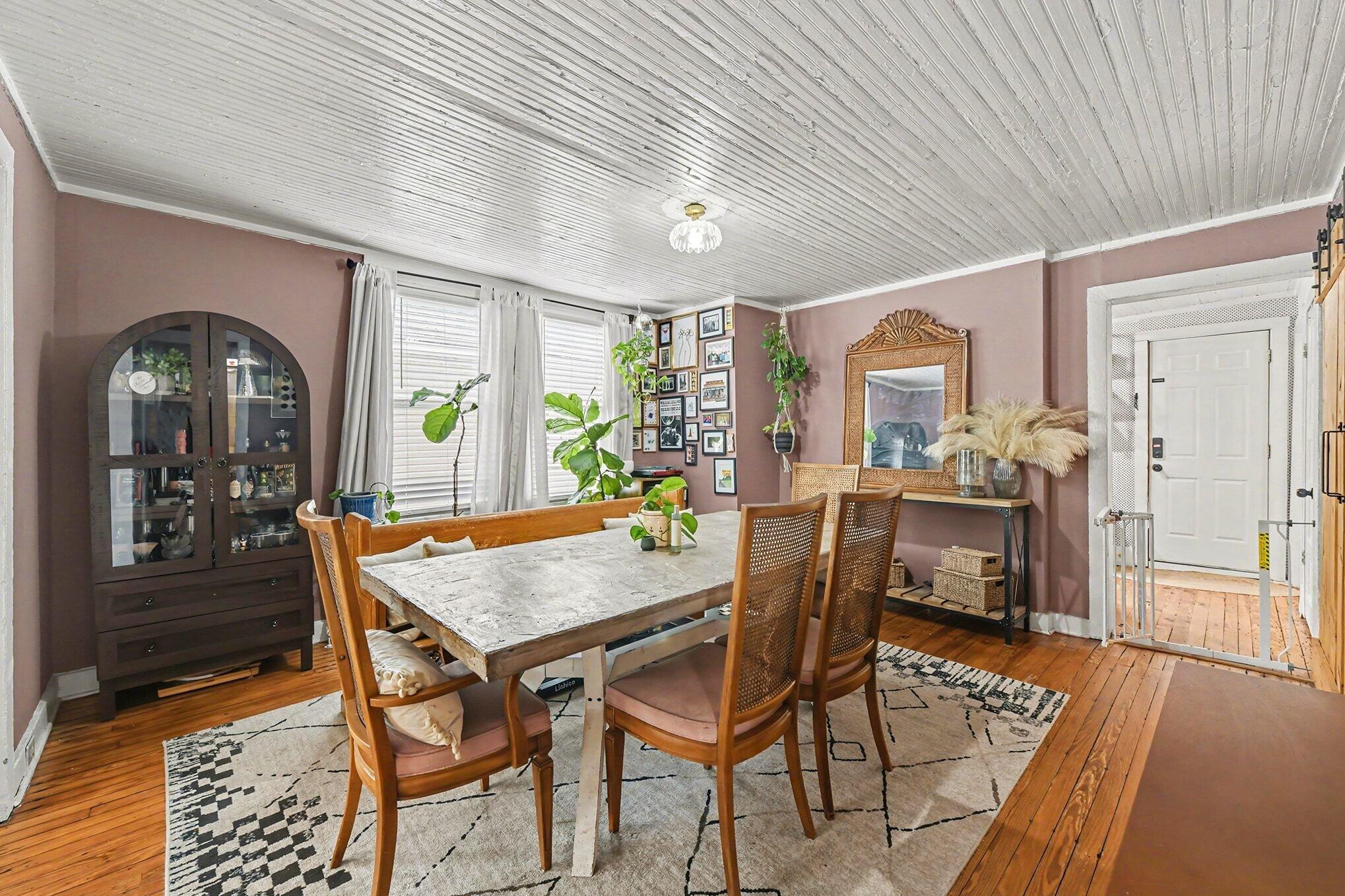 81 Simons Street Charleston, SC 29403 - Photo 7 of 31 81 Simons A