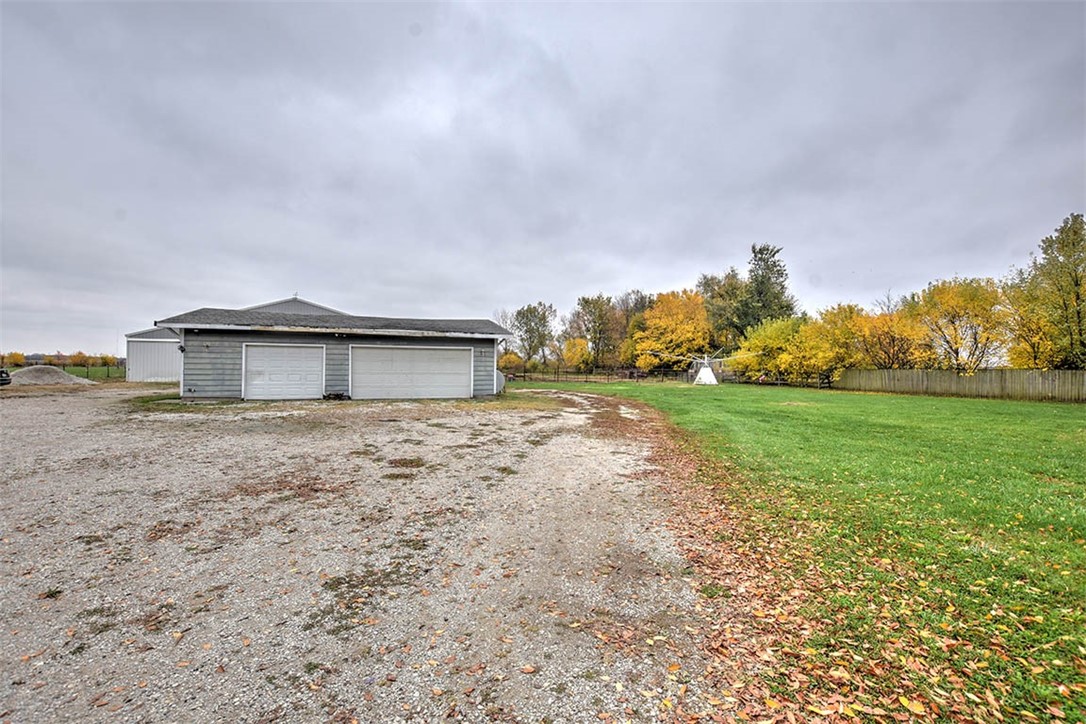 2974 North 800 E Road Moweaqua, IL 62550 - Photo 31 of 43