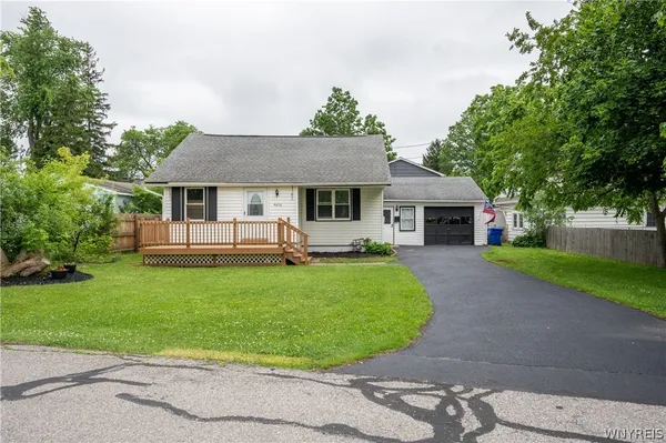 $200,000 | 4470 Stratford Terrace, Hamburg, NY 14075