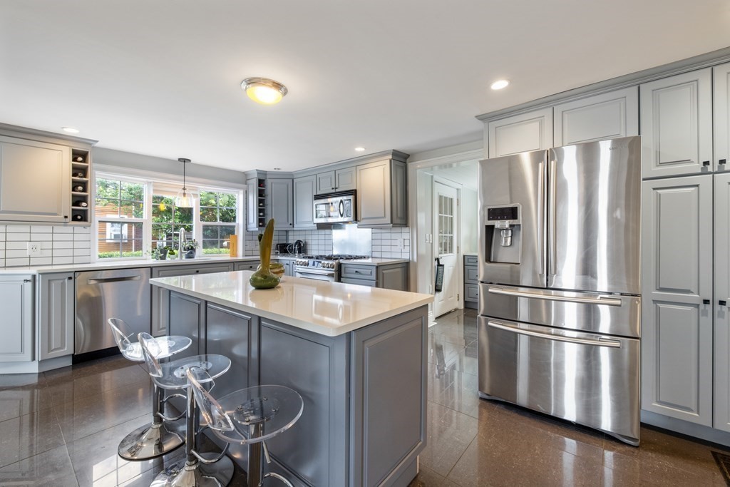 17 Post Island Road Quincy, MA 02169 - Photo 16 of 28 Gallery Image 16