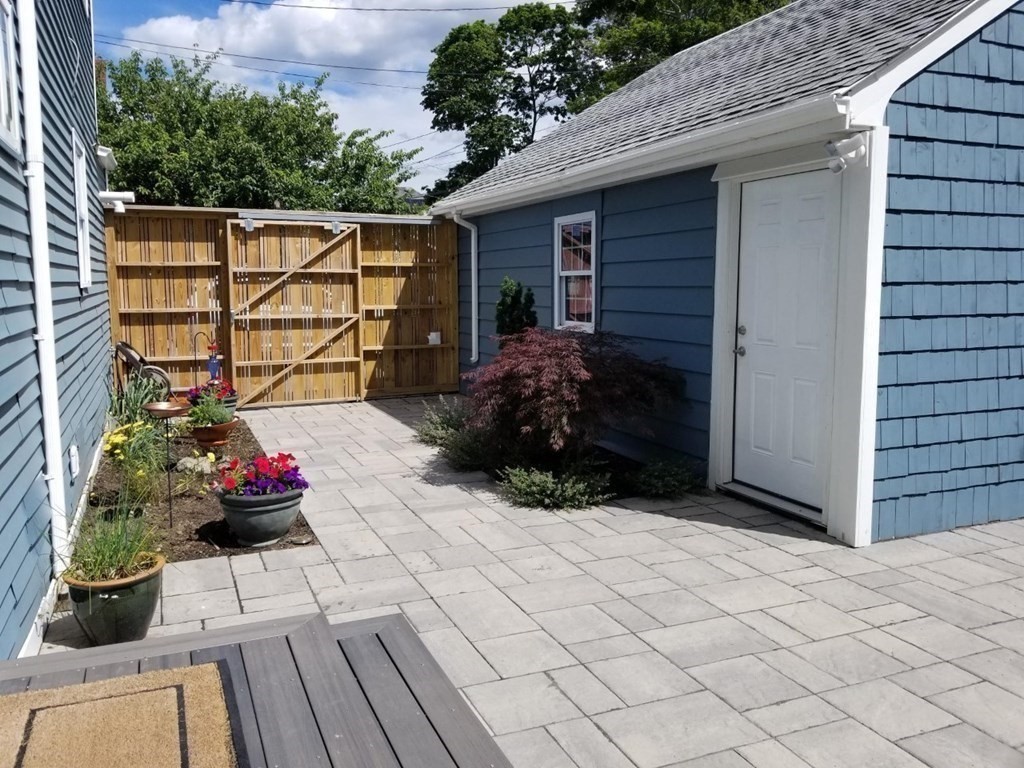 17 Post Island Road Quincy, MA 02169 - Photo 6 of 28 Gallery Image 6