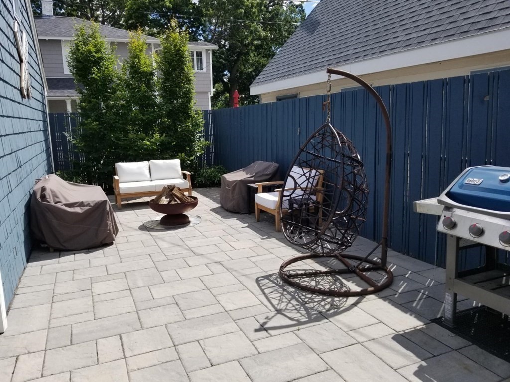 17 Post Island Road Quincy, MA 02169 - Photo 8 of 28 Gallery Image 8