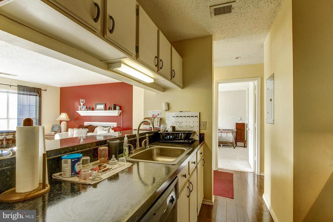 20951 Timber Ridge Terrace, Unit 201 Ashburn, VA 20147 - Photo 13 of 27 Kitchen