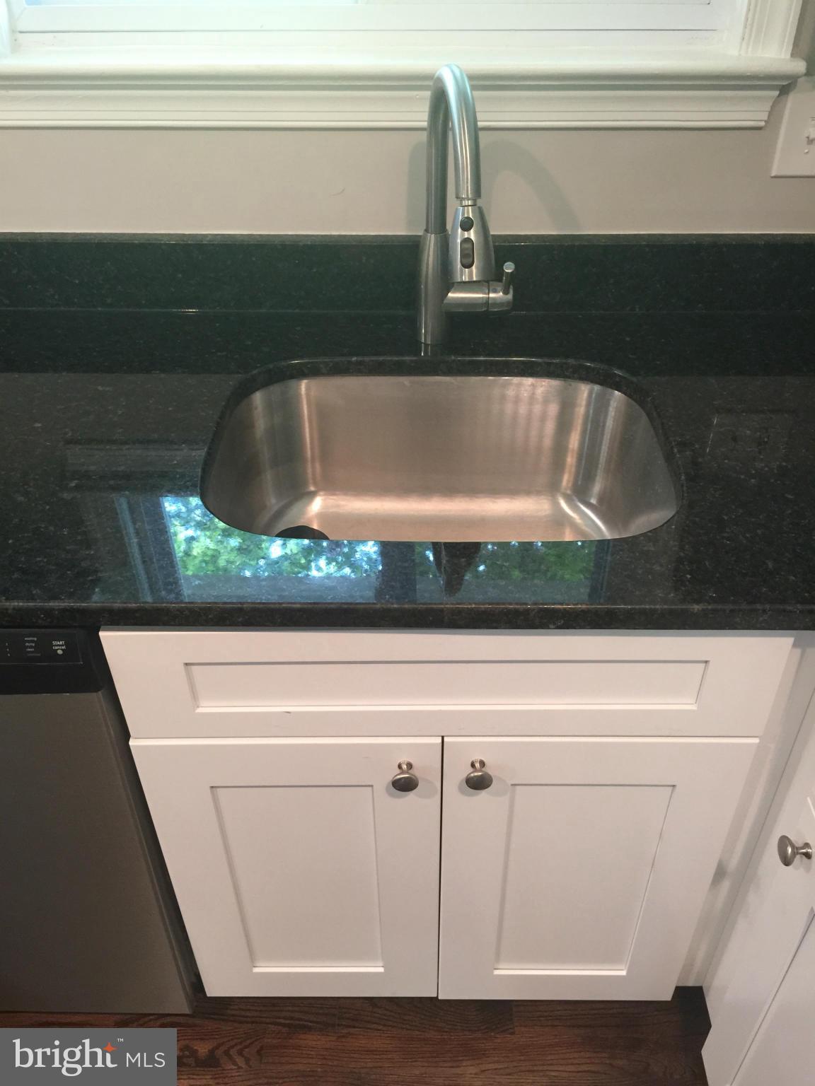 10611 Cross Rd Trail Brandywine, MD 20613 - Photo 12 of 30 Kitchen