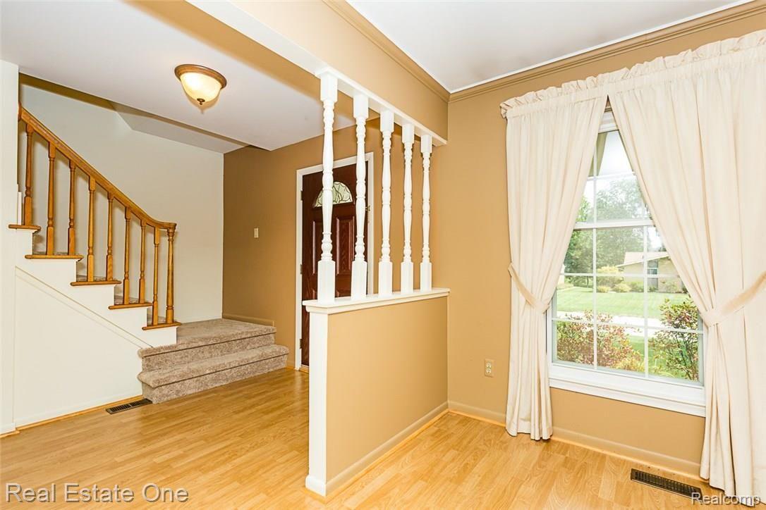 762 Baylor Road Rochester, MI 48309 - Photo 3 of 31 Baylor-P018.jpg