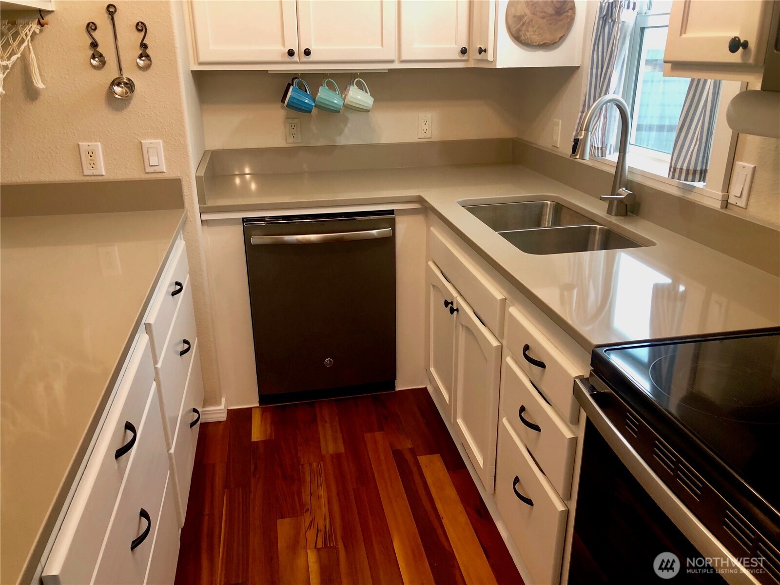 5545 Hillvue Road Blaine, WA 98230 - Photo 11 of 30