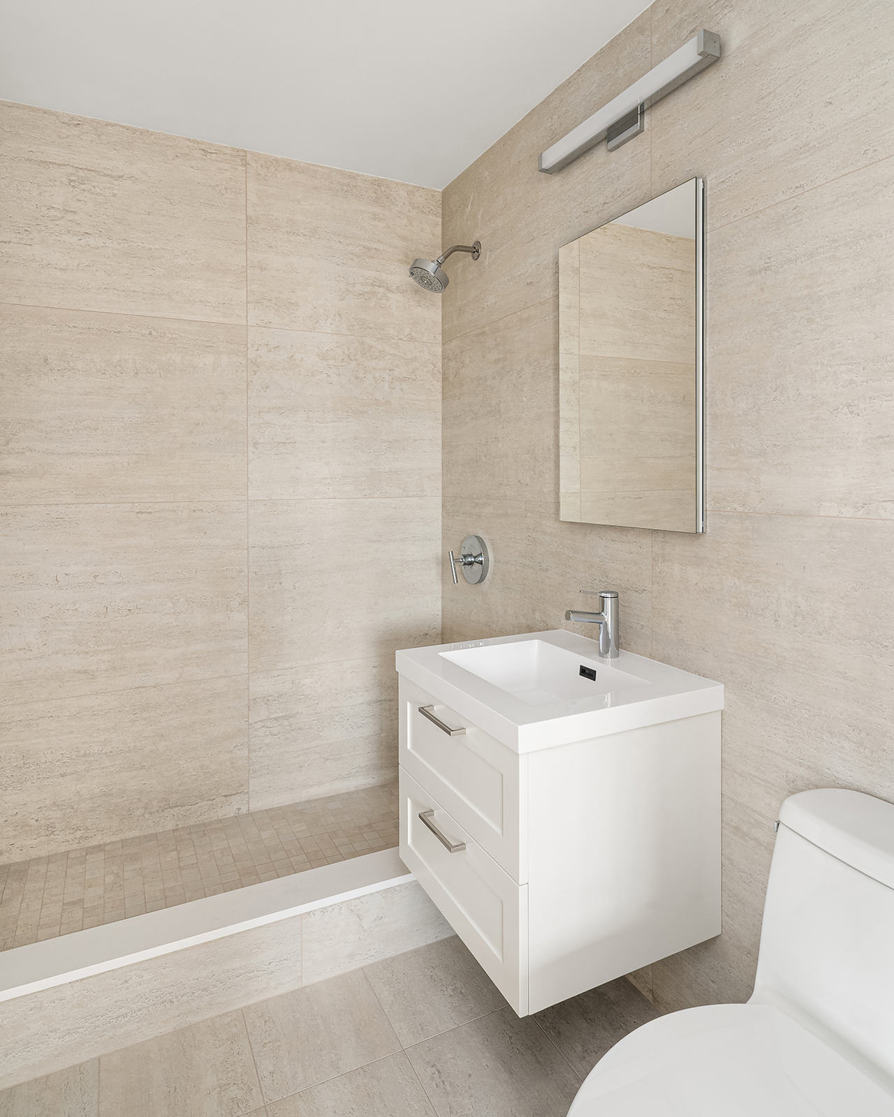 555 Main Street, Unit 805 Manhattan, NY 10044 - Photo 13 of 24