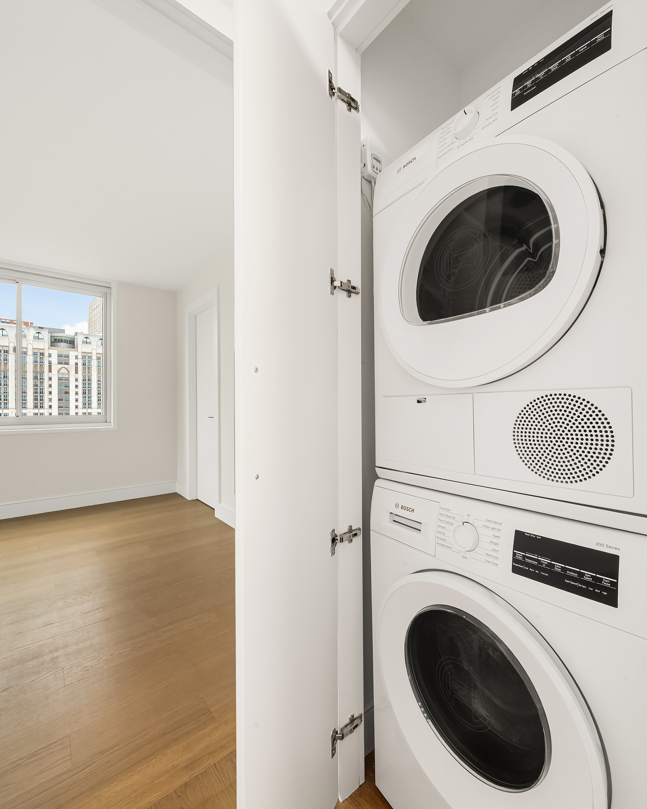 555 Main Street, Unit 805 Manhattan, NY 10044 - Photo 14 of 24