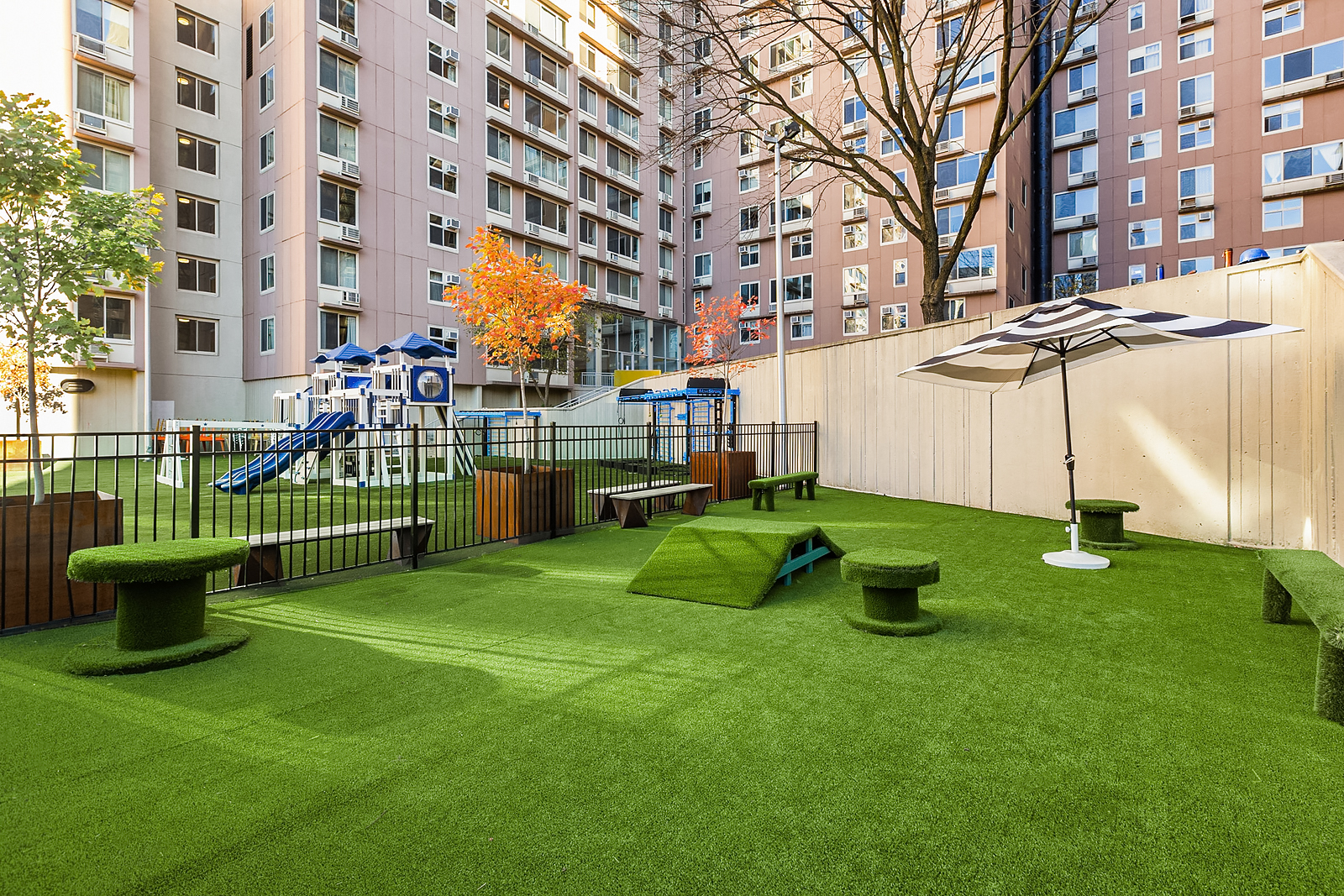 555 Main Street, Unit 805 Manhattan, NY 10044 - Photo 22 of 24