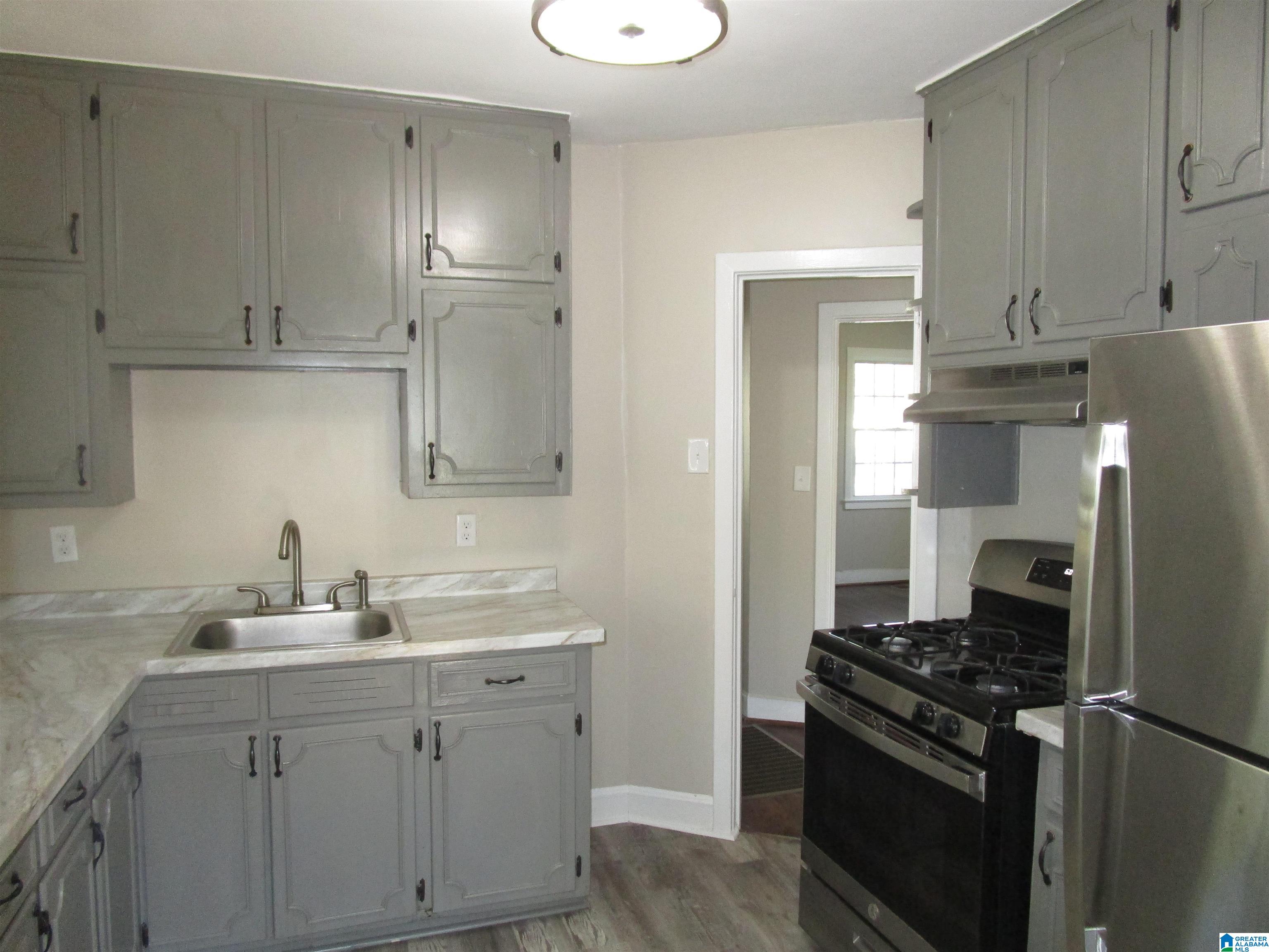 208 22nd Street Southwest Birmingham, AL 35211 - Photo 7 of 22