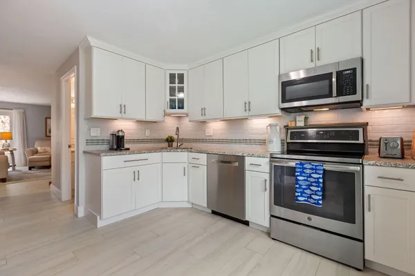 $549,000 | 287 Ocean Street, Unit D2, Hyannis, MA 02601