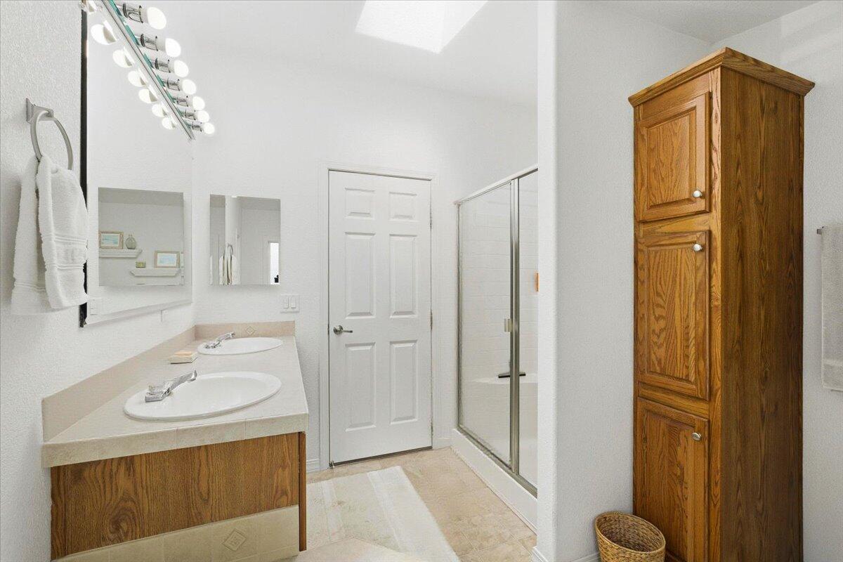 340 Old Mill Road, Unit 242 Santa Barbara, CA 93110 - Photo 18 of 29 Primary w/shower & built ins