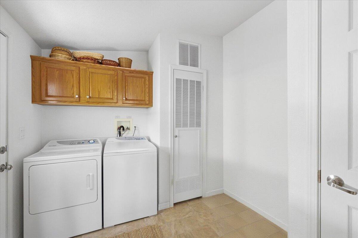 340 Old Mill Road, Unit 242 Santa Barbara, CA 93110 - Photo 22 of 29 Laundry